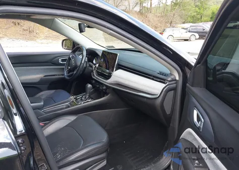 2022 Jeep Compass Latitude Lux 4X4 z USA, uszkodzony, nr VIN 3C4NJDFBXNT141932